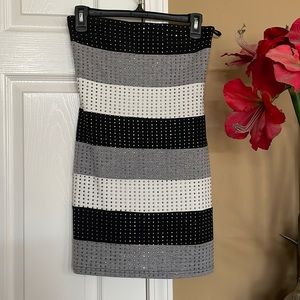 Papaya design stud striped strapless dress